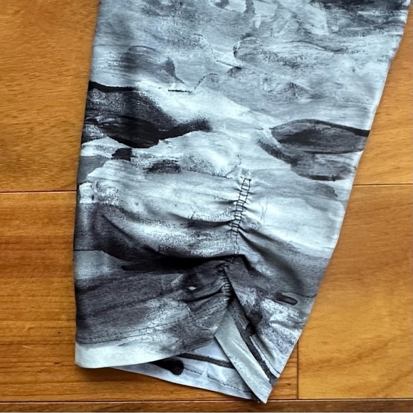 Calvin Klein Performance Cropped Jeggings - Picture 6 of 7